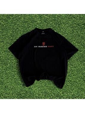 MLB San Francisco Giants Embroidered Logo Black T-Shirt